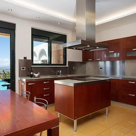 Villa City View - Heated Pool & Gym - Majestic Views - 5 Min Drive From Center Chania  Exterior foto