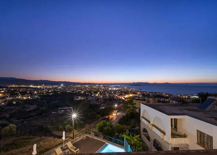 Villa City View - Heated Pool & Gym - Majestic Views - 5 Min Drive From Center