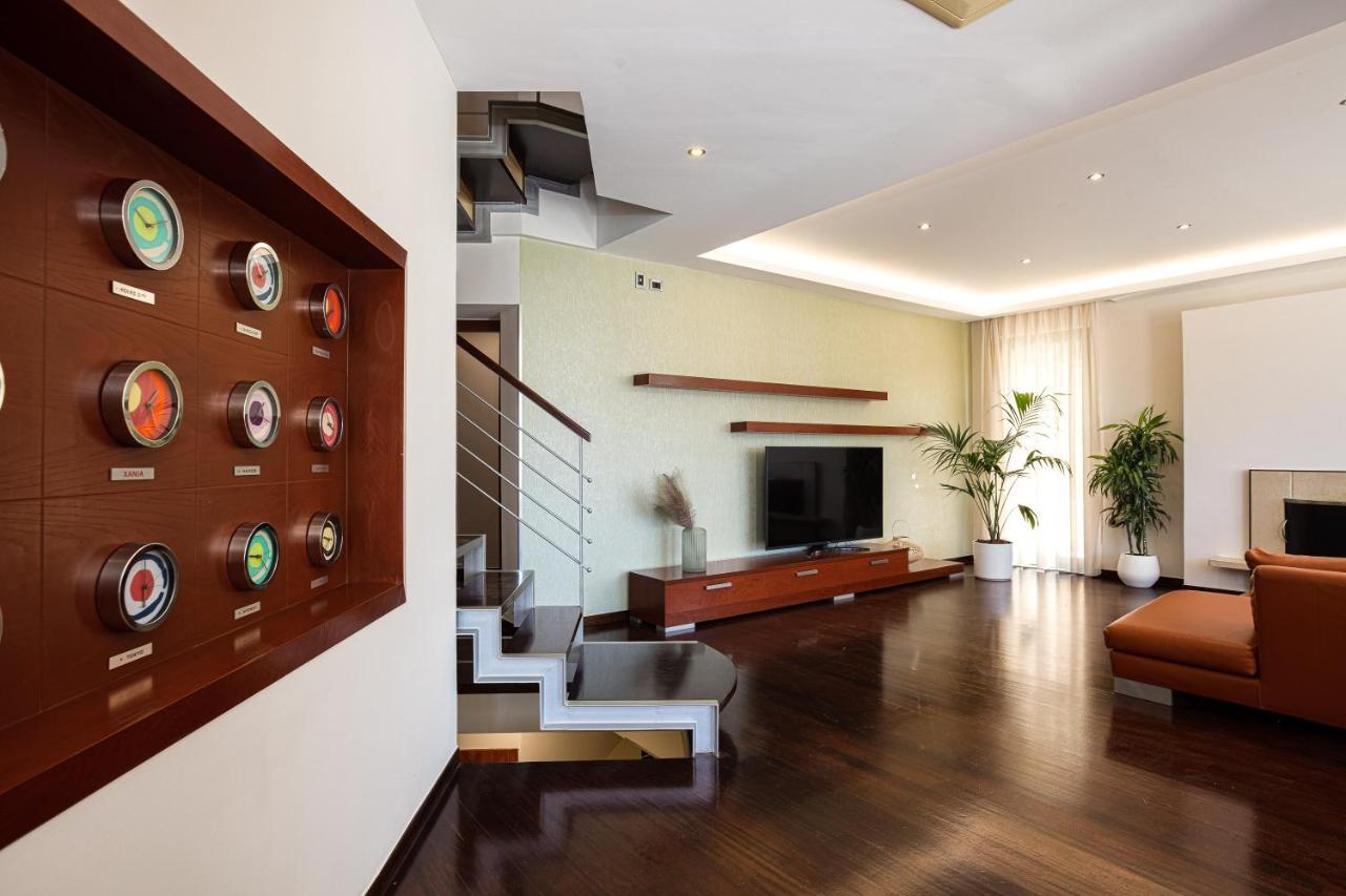 View - Heated Pool & Gym - Majestic Views - 5 Min Drive From Center Villa La Canea